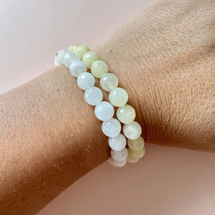 Bransoletka damska z kamieni naturalnych faset kremowy Jadeit kule 8 mm
