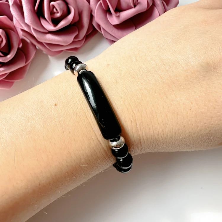 Bransoletka damska z kamieni naturalnych Onyks podłużny kule 8 mm