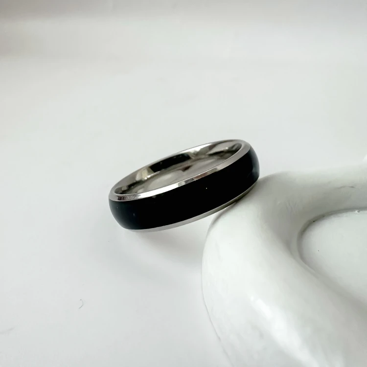Srebrna obrączka męska zmieniająca kolor pod wpływem temperatury 21 mm ze stali