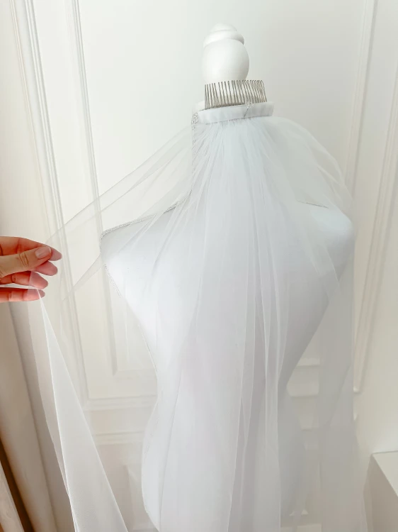 Długi welon katedralny Meghan z hiszpańską koronką 250 cm
